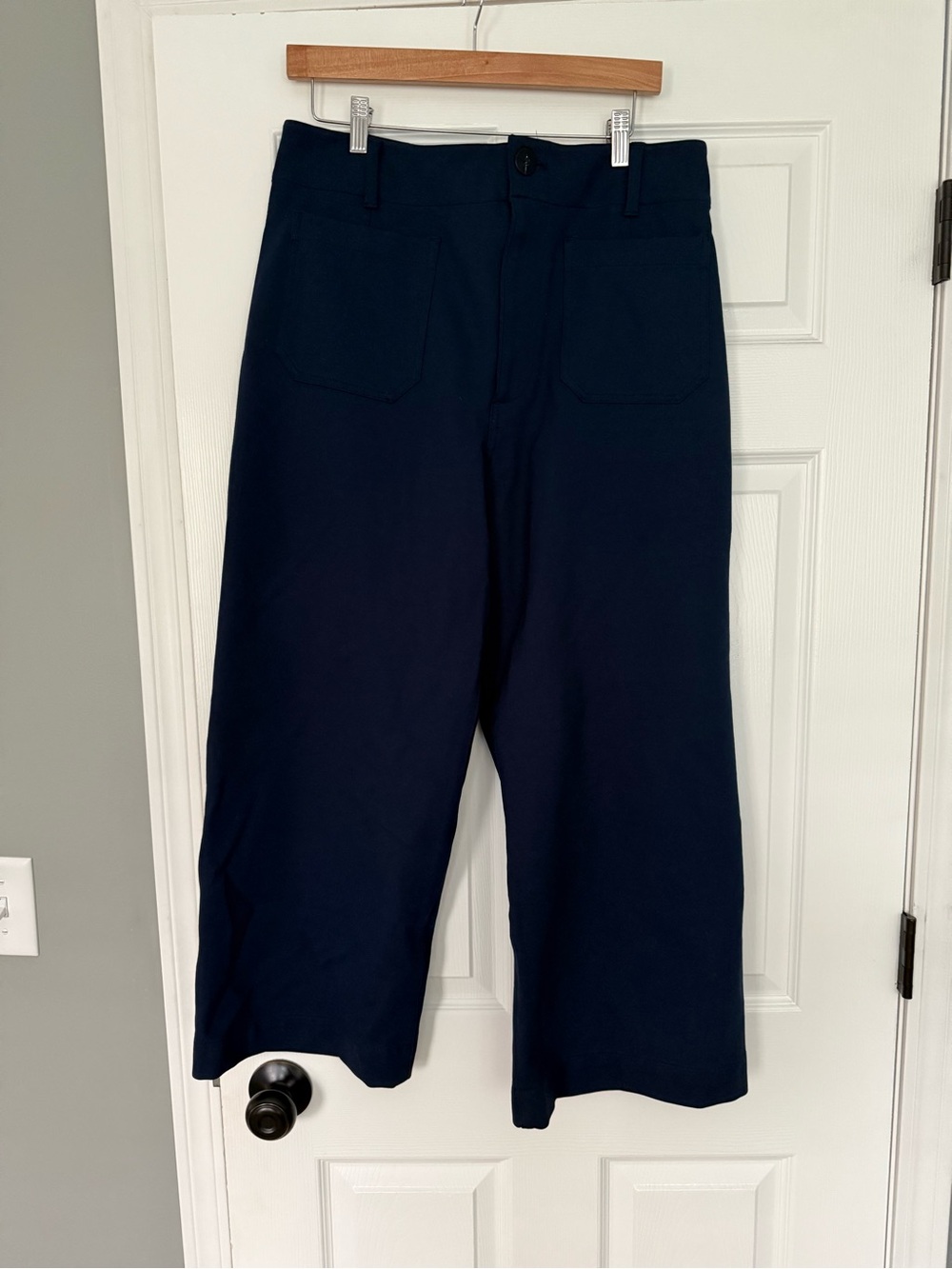 Maeve by anthropology, the Colette wide leg crop navy blue- size 32 - Picture 2 of 4